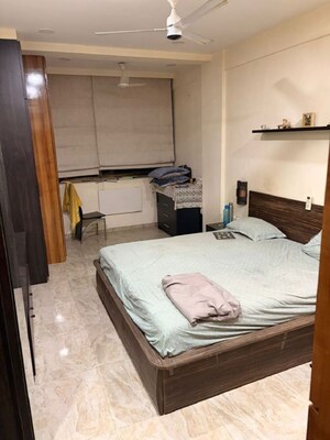Bedroom in 2 BHK Apartment at Juhu – for Rent
