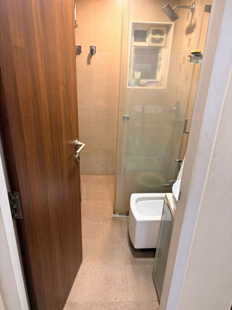 Bathroom, juhu 2 Bedroom 700 Sq.Ft. Apartment In Juhu Mumbai 10004607
