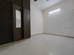 Room in 2 BHK Builder Floor at Koramangala – for Rent