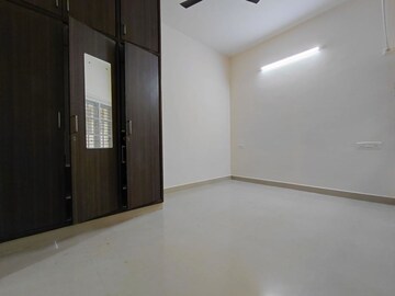 Room in 2 BHK Builder Floor at Koramangala – for Rent