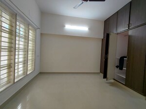 Room in 2 BHK Builder Floor at Koramangala – for Rent
