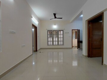 Room in 2 BHK Builder Floor at Koramangala – for Rent