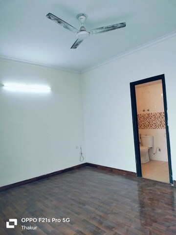 Room in 3 BHK Apartment at JM Florence, Tech Zone 4 Greater Noida – for Rent