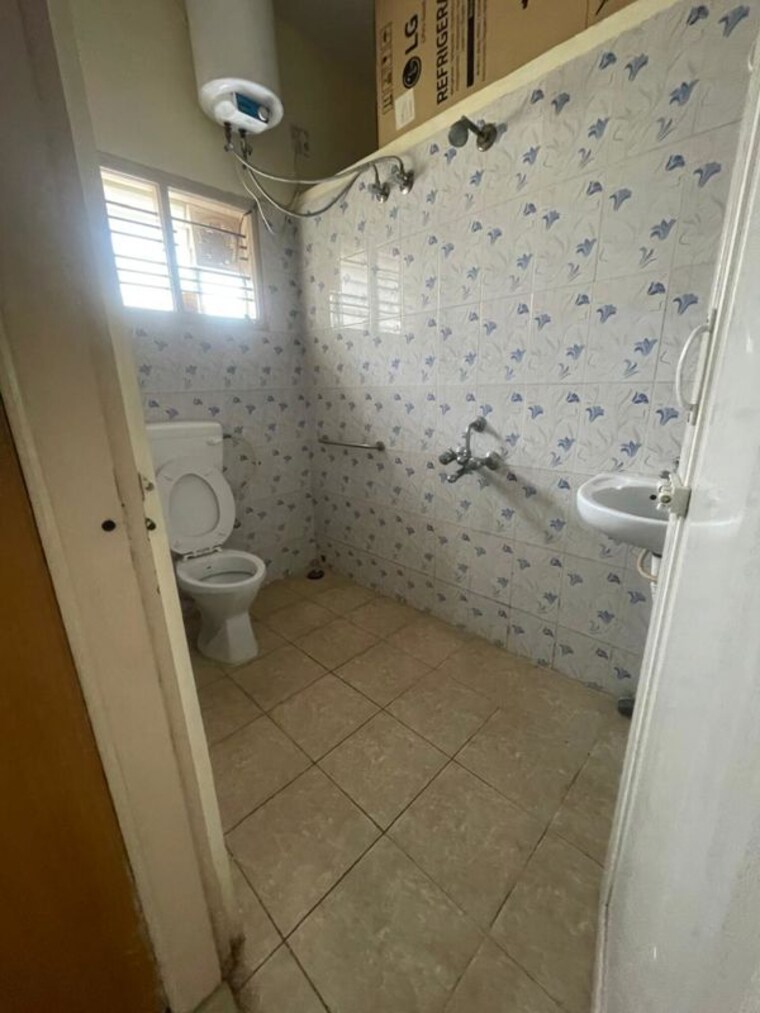 Bathroom, koramangala 2 Bedroom 900 Sq.Ft. Builder Floor In Koramangala Bangalore 10004762
