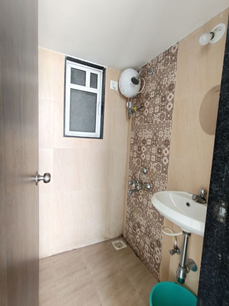 Bathroom, jp-north-aviva 1 Bedroom 360 Sq.Ft. Apartment In Mira Road Thane 10004816