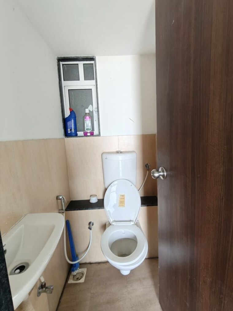 Bathroom, jp-north-aviva 1 Bedroom 360 Sq.Ft. Apartment In Mira Road Thane 10004816