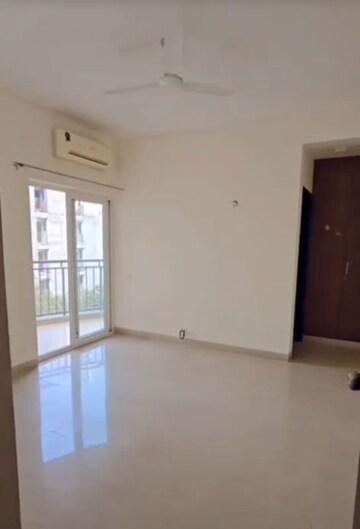 Room in 3 BHK Apartment at Spaze Privy, Sector 72 – for Rent