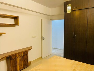 Room in 2 BHK Apartment at Hiranandani Astra, Ghodbunder Road – for Rent