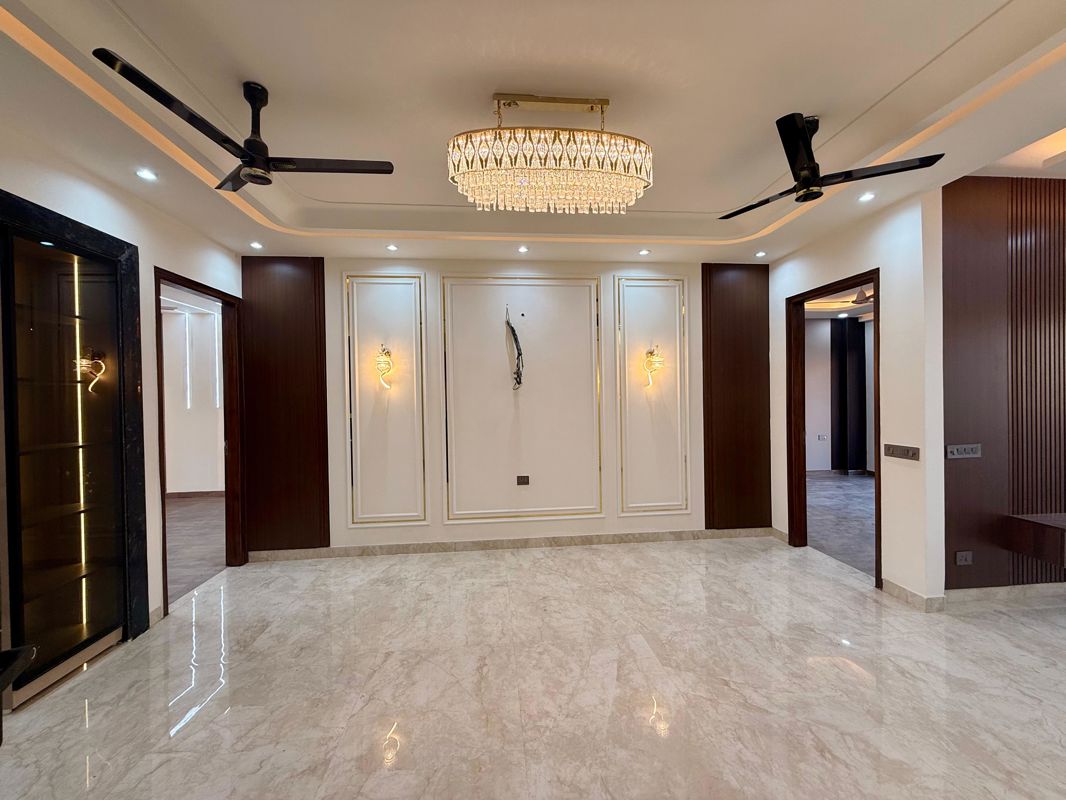 4 BHK + Pooja Room,Servant Room,Study Room,Extra Room Builder Floor For Sale in Sector 65