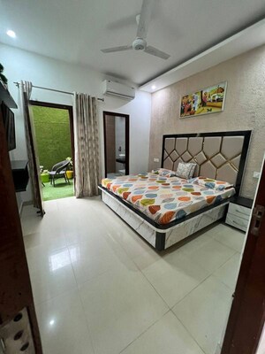 Bedroom in 2 BHK Apartment at Lodha Amara, Kolshet Road – for Rent