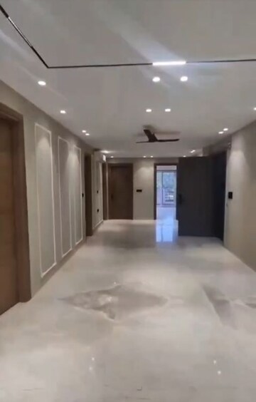 Living Room in 4 BHK Apartment at Uppal Southend, Sector 49 – for Rent