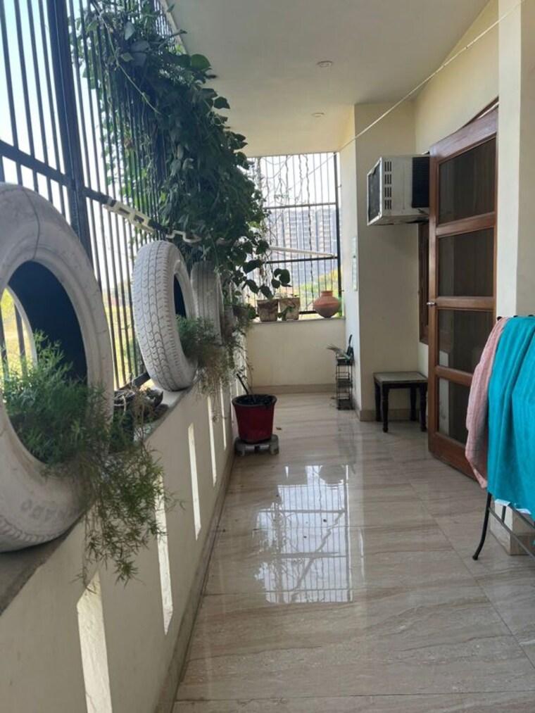 Balcony, sector 85 3 Bedroom 250 Sq.Yd. Apartment In Sector 85 Faridabad 10004923