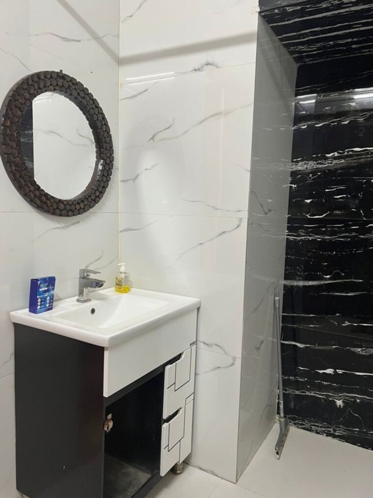 Bathroom, sector 85 3 Bedroom 250 Sq.Yd. Apartment In Sector 85 Faridabad 10004923