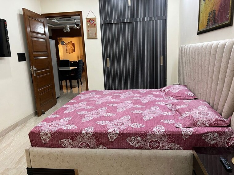 Bedroom, sector 85 3 Bedroom 250 Sq.Yd. Apartment In Sector 85 Faridabad 10004923