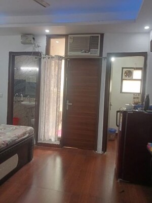Living Room in 1 RK Builder Floor at Sector 44 – for Rent