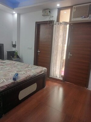 1 RK Builder Floor For Rent in Sector 44