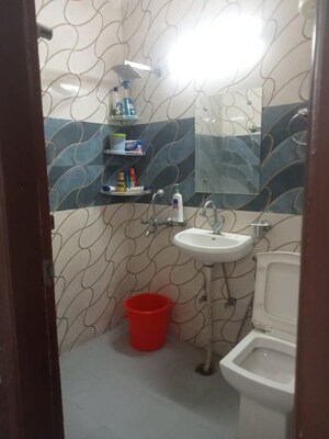Bathroom in 1 RK Builder Floor at Sector 44 – for Rent