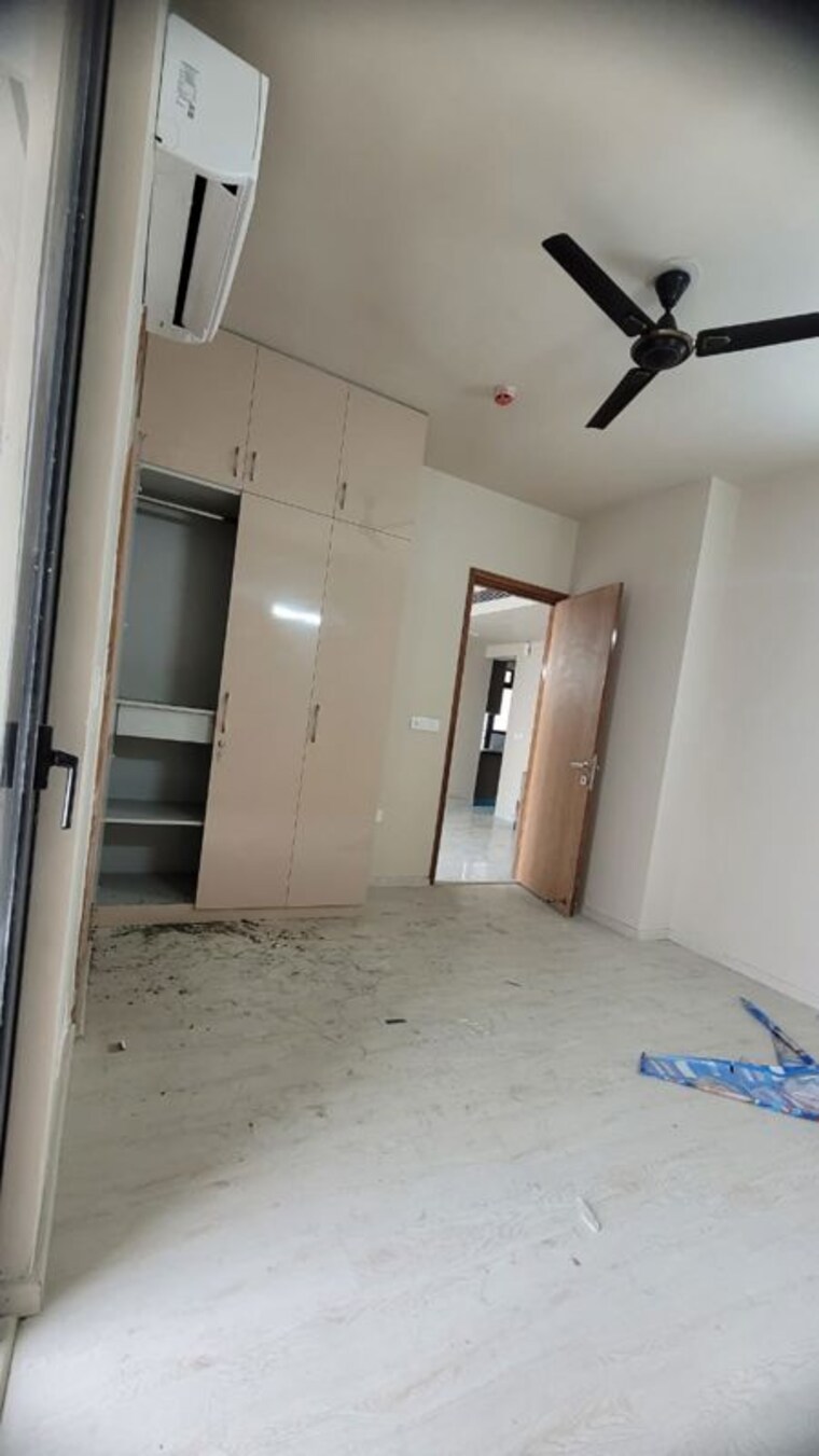 Room, m3m-heights 3 Bedroom 1950 Sq.Ft. Apartment In Sector 65 Gurgaon 10005249