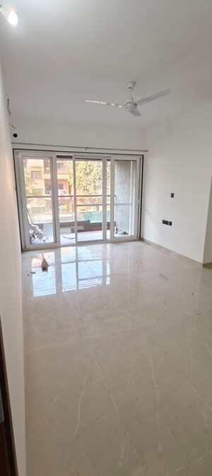 Room in 2 BHK Apartment at Kharadi – for Rent