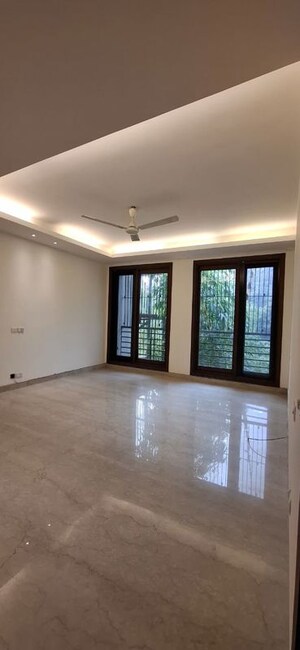 Room in 3 BHK Builder Floor at Greater Kailash I – for Rent