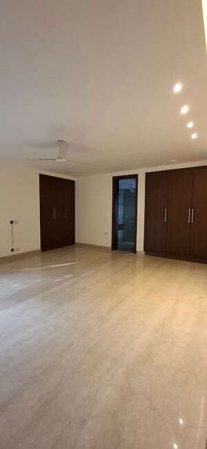 Room in 3 BHK Builder Floor at Greater Kailash I – for Rent