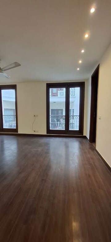 Room in 3 BHK Builder Floor at Greater Kailash I – for Rent