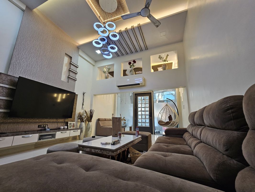 3.5 BHK 3500 Sq.Ft. Apartment in Gaurav Enclave I