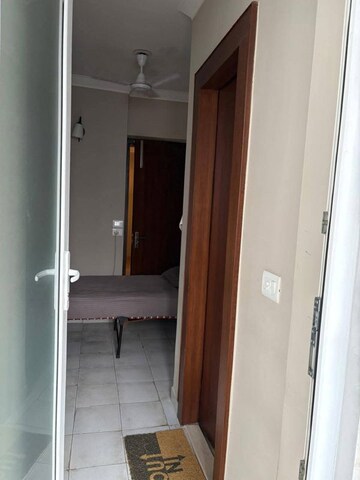 Building Lobby in 3 BHK Apartment at Parsvnath Exotica, Sector 53 – for Rent