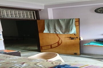 Living Room in 6 BHK Builder Floor at Swami Vivekanand Enclave, Shalimar Garden – for Sale