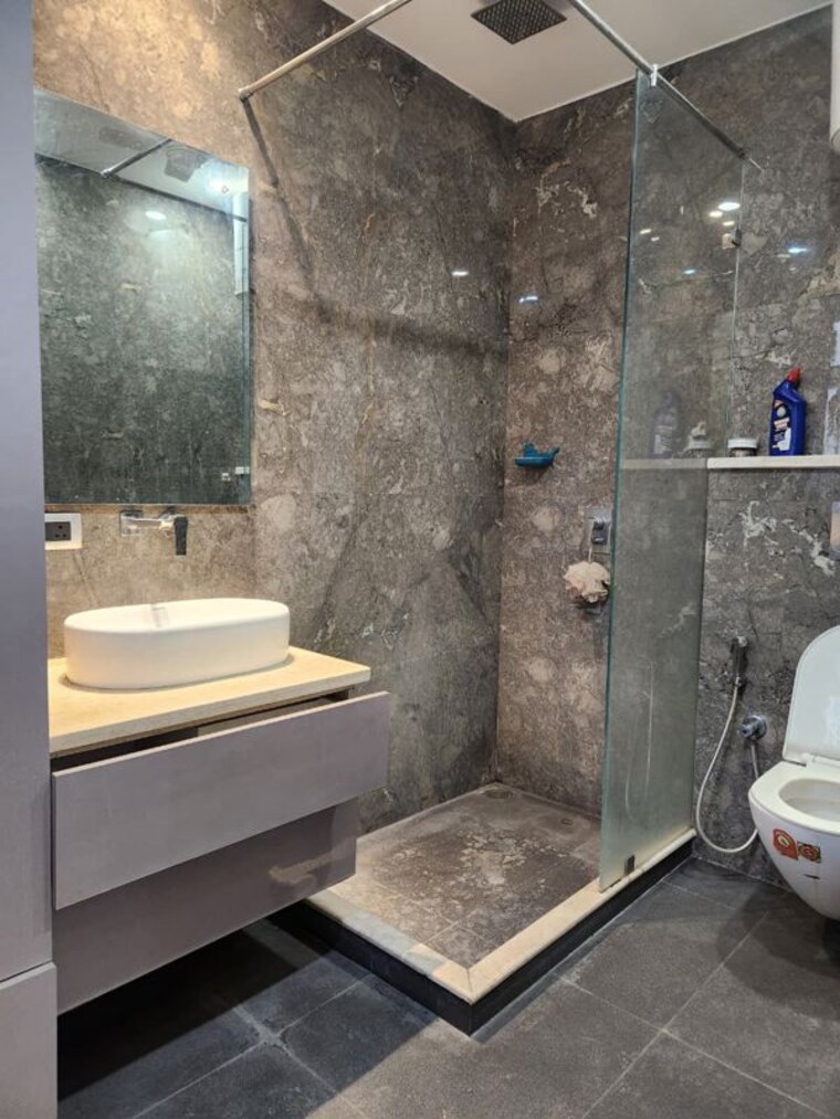 Bathroom, defence colony 4 Bedroom 2704 Sq.Ft. Builder Floor In Defence Colony Delhi 10005408