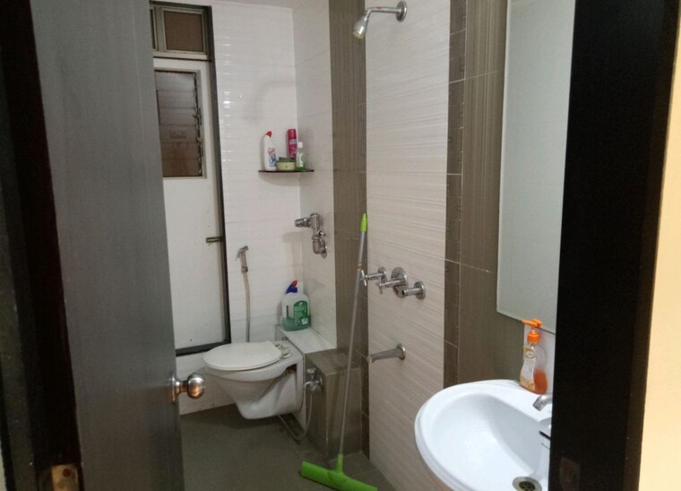 Bathroom, neelkanth-palms 2 Bedroom 1000 Sq.Ft. Apartment In Kapur Bawdi Thane 10005591