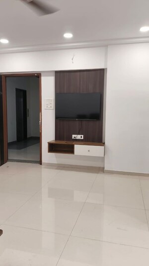 Room in 2 BHK Apartment at Mayfair The View, Vikhroli West – for Sale