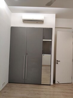 3 BHK + Servant Room Apartment For Rent in Ambience Island Lagoon