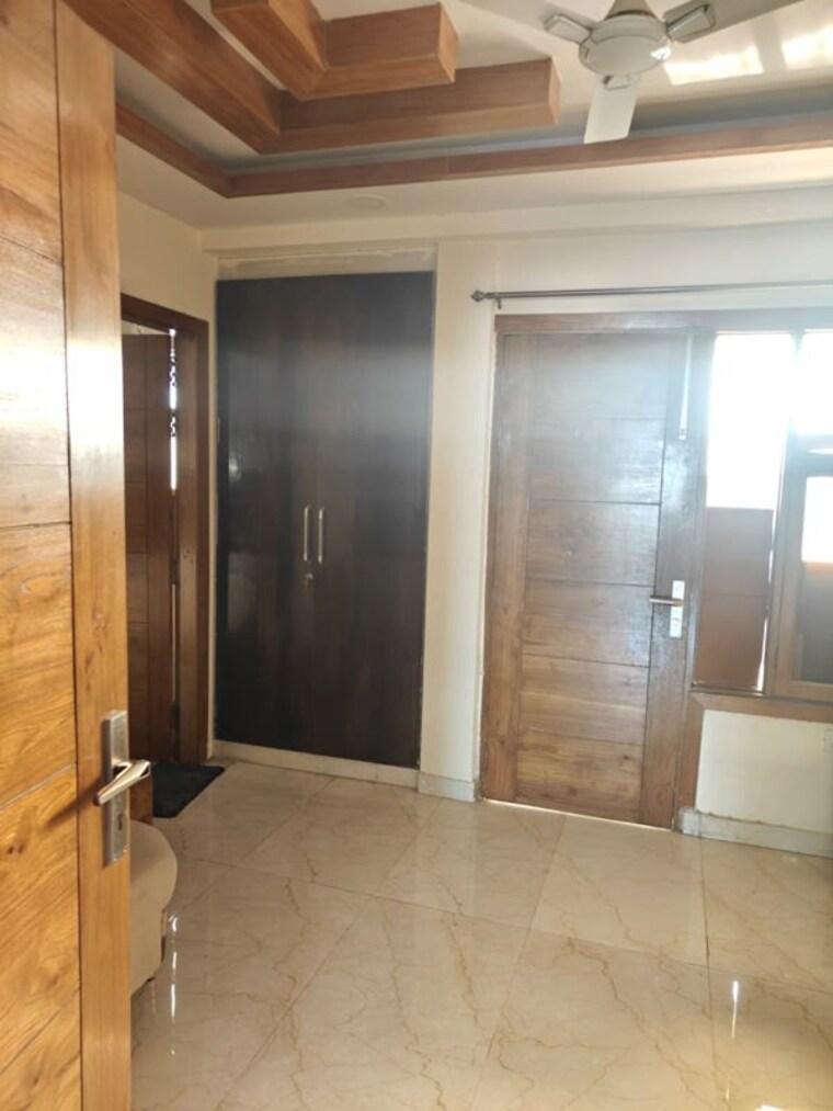 Room, green fields colony 3 Bedroom 250 Sq.Ft. Builder Floor In Green Fields Colony Faridabad 10005669