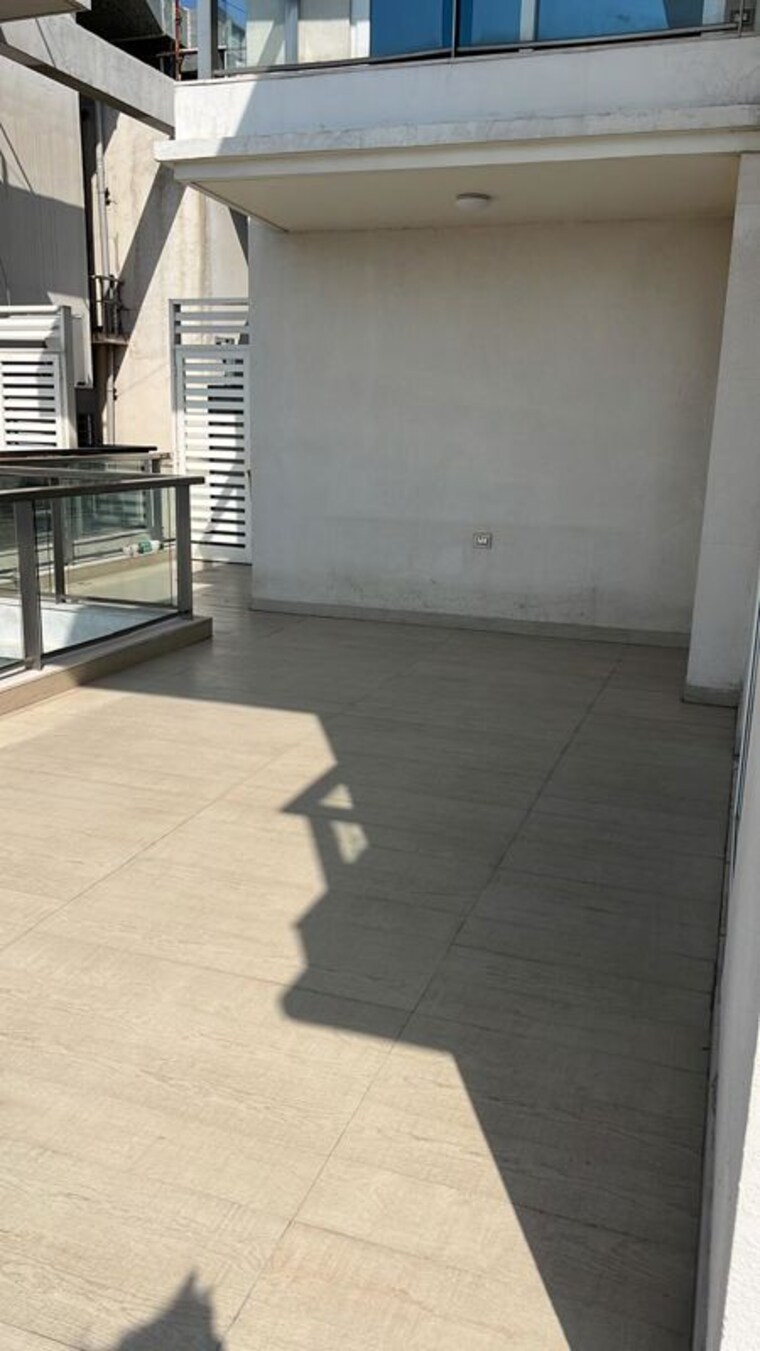 Balcony, dlf-the-crest 4 Bedroom 4953 Sq.Ft. Penthouse In Sector 54 Gurgaon 8958670