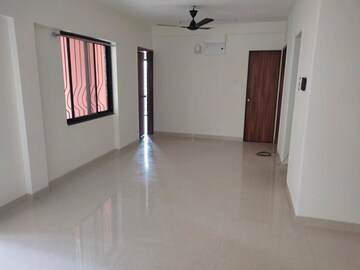 Room in 2 BHK Apartment at Harsh Vihar, Aundh – for Rent