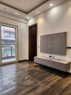 Room in 4 BHK Builder Floor at Defence Colony – for Sale