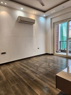 4 BHK + Servant Room Builder Floor For Sale in Defence Colony