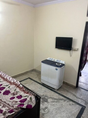 Furnished Amenities in 1 BHK Builder Floor at Kalkaji – for Rent