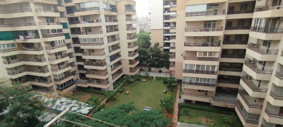 3.5 BHK + Servant Room Apartment For Sale in Shiv Shankar Society