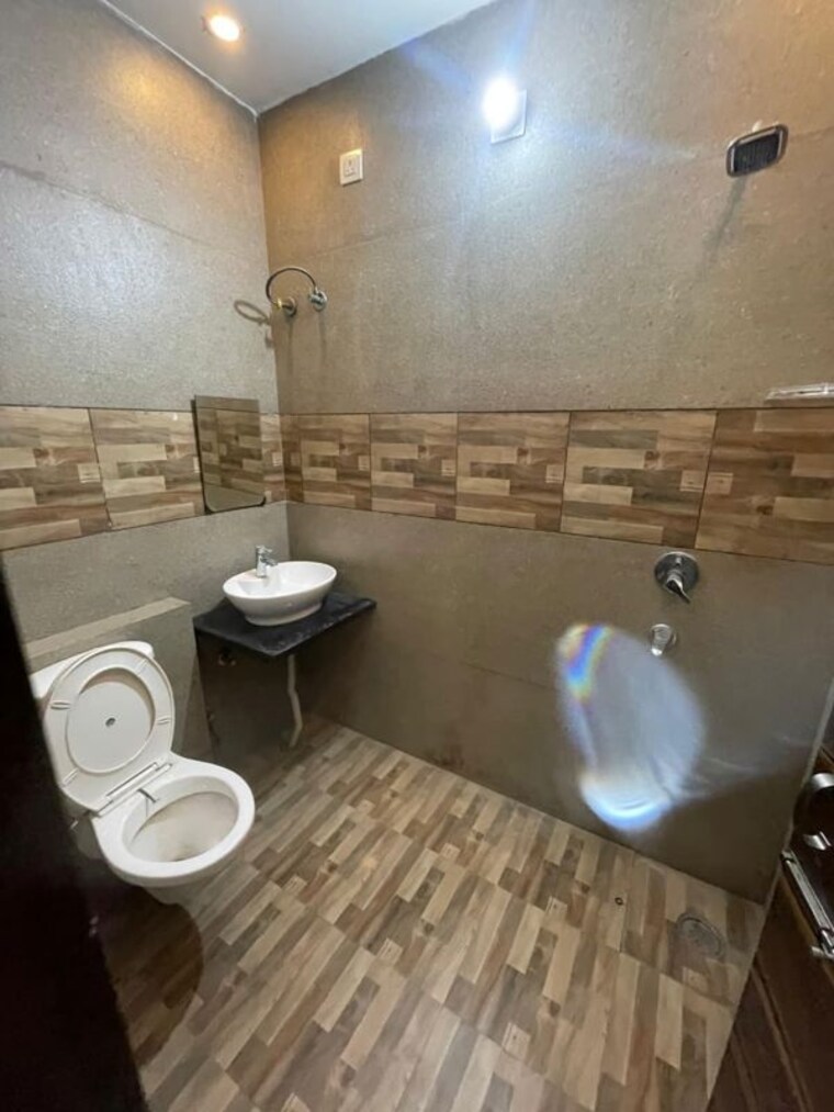 Bathroom, highland-park-chandigarh 3 Bedroom 1855 Sq.Ft. Penthouse In Bhabat Zirakpur 10005813