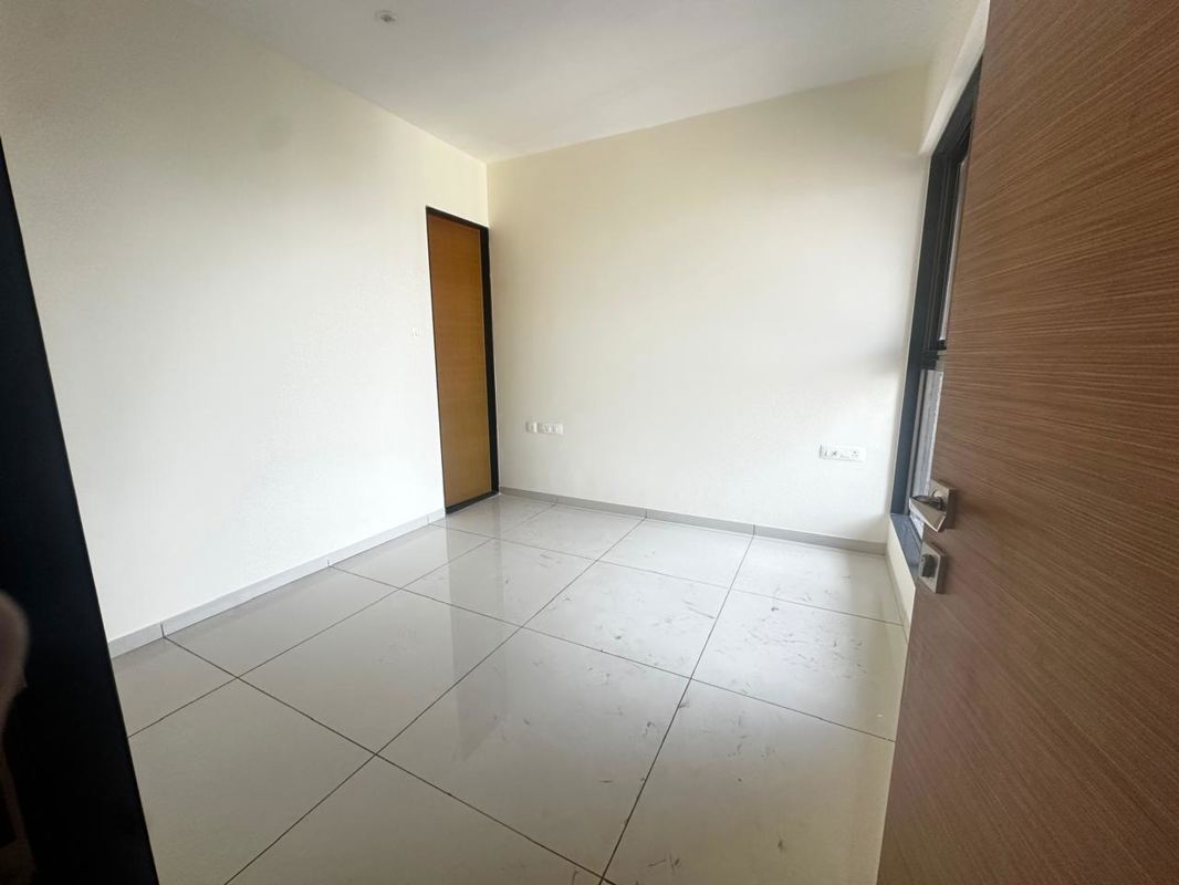 1 BHK Apartment For Sale in Ashar Metro Towers