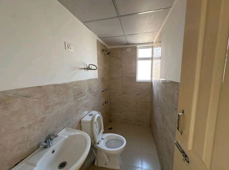 Bathroom, wave-dream-homes 3 Bedroom 1049 Sq.Ft. Apartment In Wave City Ghaziabad 10005848