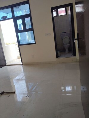 Room in 3 BHK Builder Floor at Neb Sarai – for Rent