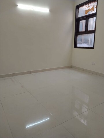 Room in 3 BHK Builder Floor at Neb Sarai – for Rent