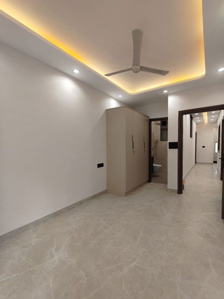 Room, east of kailash 3 Bedroom 1125 Sq.Ft. Builder Floor In East Of Kailash Delhi 10005880