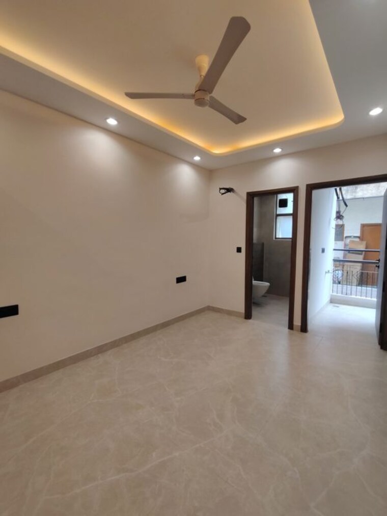 Room, east of kailash 3 Bedroom 1125 Sq.Ft. Builder Floor In East Of Kailash Delhi 10005880