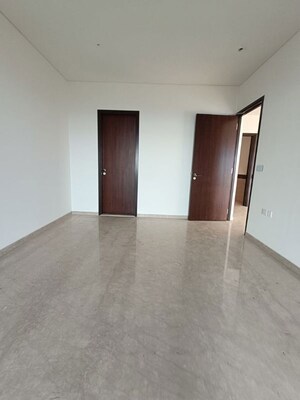 Room in 3 BHK Apartment at Lokhandwala Minerva Mahalaxmi, Mahalaxmi – for Sale