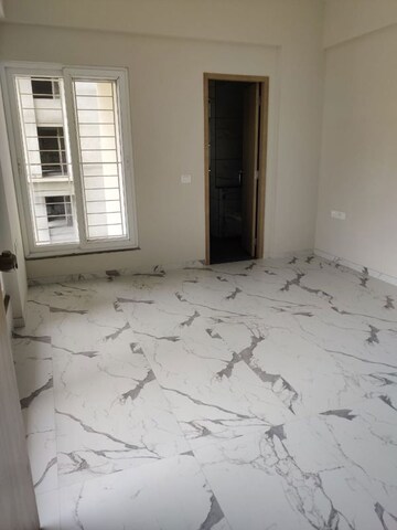 Room in 3 BHK Apartment at Kumar Peninsula, Baner – for Sale