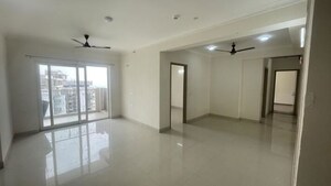 Room in 2.5 BHK Apartment at Pareena Micasa, Sector 68 – for Sale